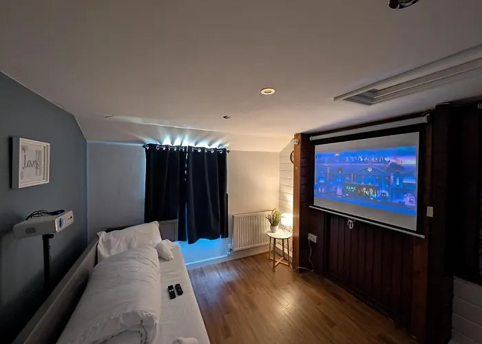 Finlodge- Pet-Friendly Scandinavian Cabin