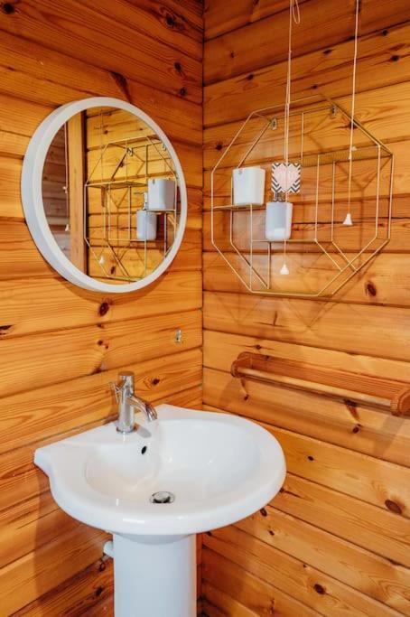 Finlodge- Pet-friendly Scandinavian Дом отдыха Callington